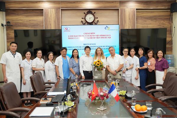 Thỏa thuận hợp tác giữa Bệnh viện Périgueux và Bệnh viện Tim Hà Nội
